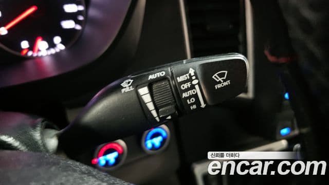 Hyundai 쏠라티 Deluxe, 2018 16