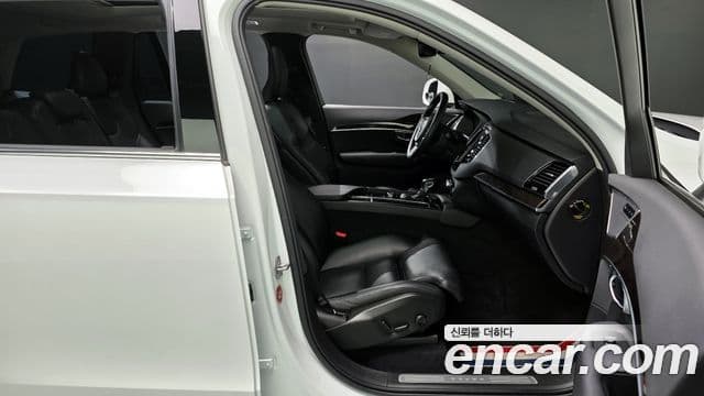 Volvo XC90 2세대 D5 Momentum, 2019 10