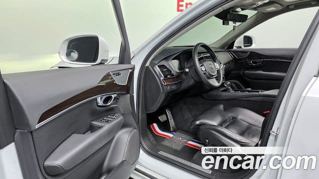 Volvo XC90 2세대 D5 Momentum, 2019 11