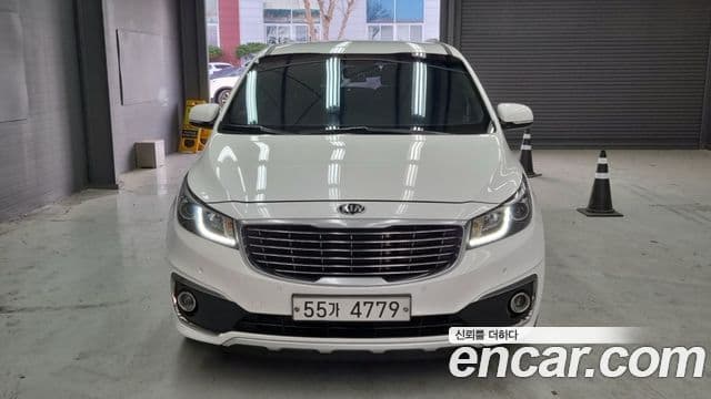 Kia All New Carnival VIP, 2017 3