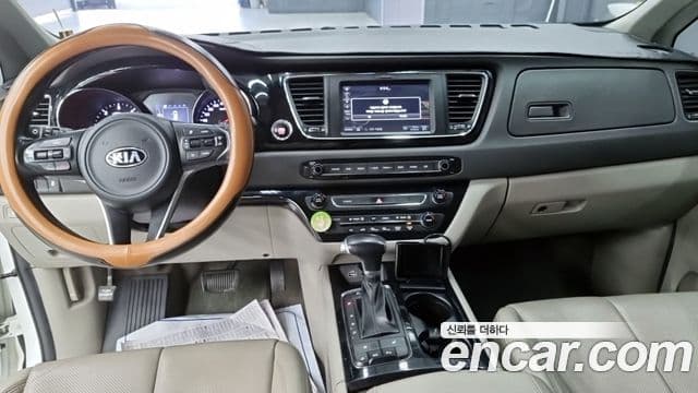 Kia All New Carnival VIP, 2017 7