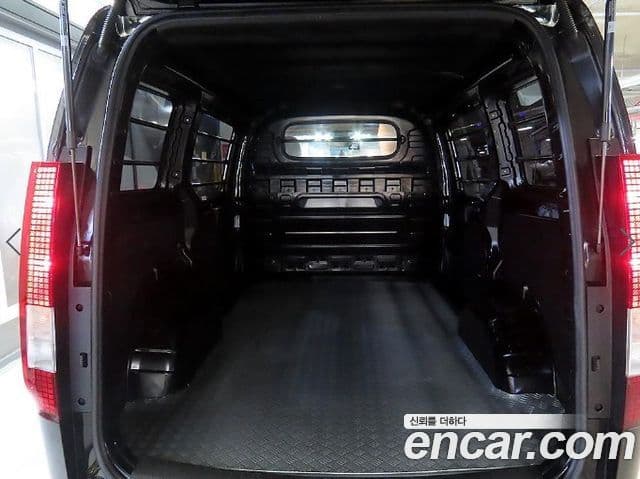 Hyundai Staria Modern, 2025 18