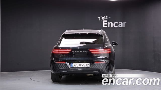 Genesis GV70, 2021 4