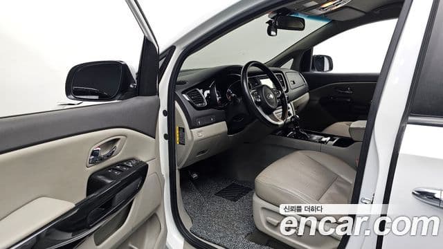 Kia All New Carnival Prestige, 2016 11