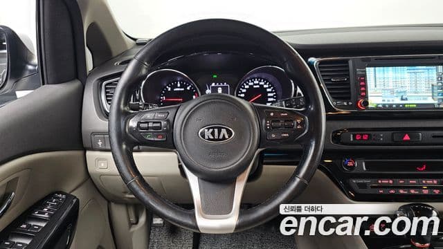 Kia All New Carnival Prestige, 2016 12