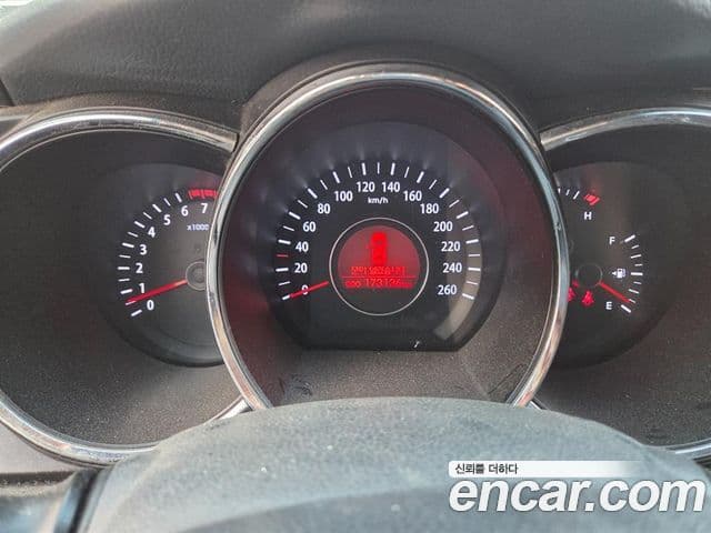 Kia K5 2.0 Deluxe, 2011 11