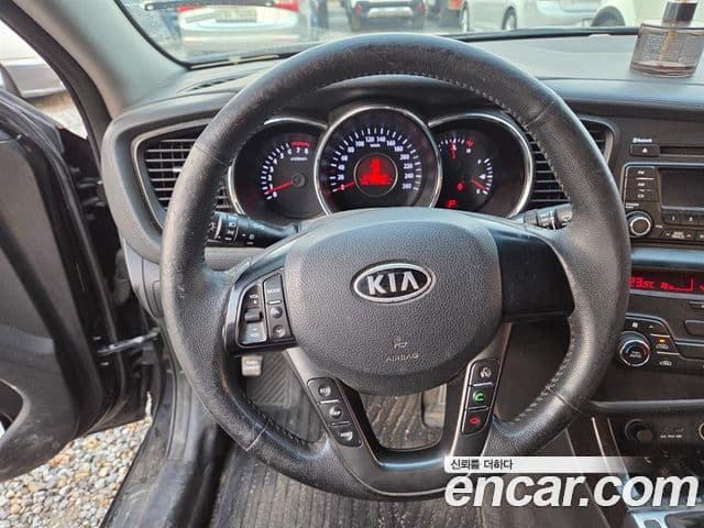 Kia K5 2.0 Deluxe, 2011 12