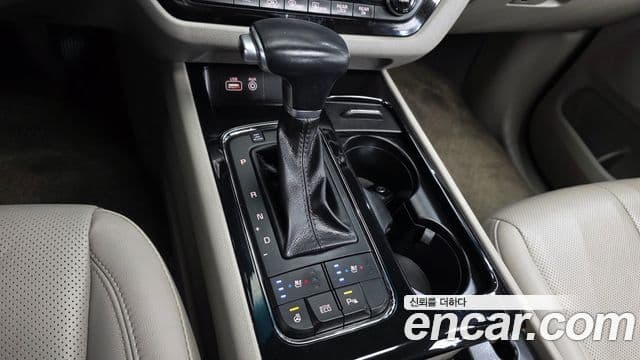 Kia All New Carnival Noblesse, 2017 9