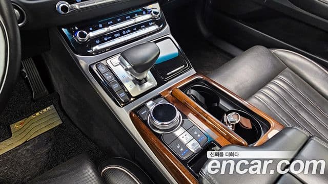 Genesis EQ900 Prestige, 2016 9