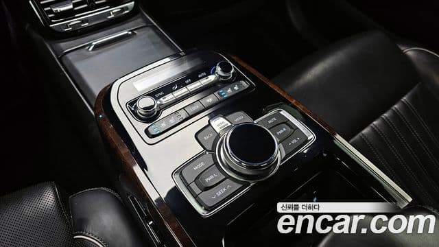 Genesis EQ900 Prestige, 2016 17