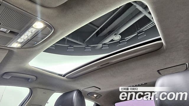 Genesis EQ900 Prestige, 2016 18