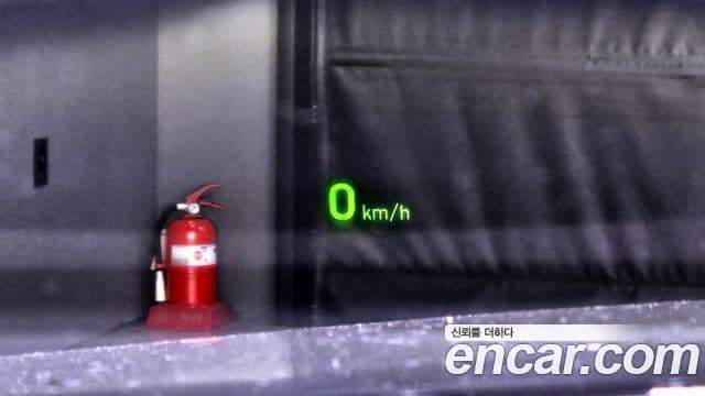 Genesis EQ900 Prestige, 2016 20