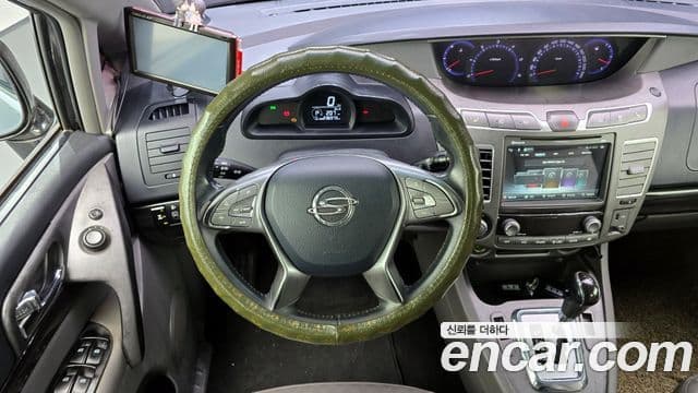 KG모빌리티(SsangYong) Korando 투리스모 4WD outdoor Edition 9인승, 2016 14