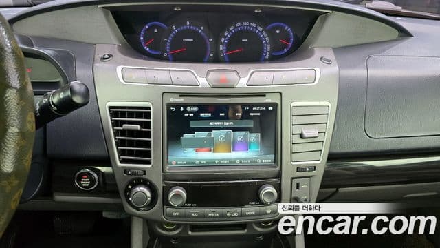 KG모빌리티(SsangYong) Korando 투리스모 4WD outdoor Edition 9인승, 2016 16