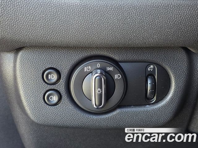 Mini Cooper 클럽맨 2세대, 2023 16