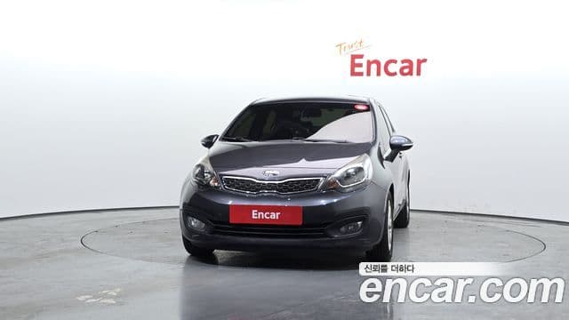 Kia All New Pride Luxury, 2012 3