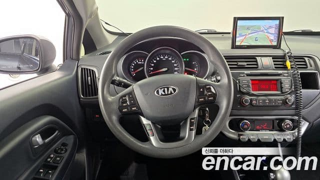 Kia All New Pride Luxury, 2012 13