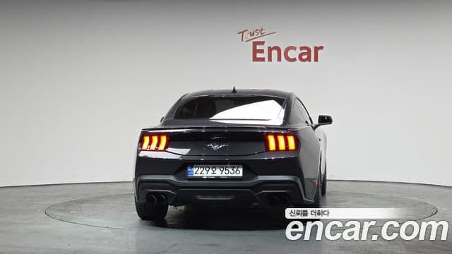 Ford Mustang 7세대 2.3 EcoBoost Premium купе, 2024 4