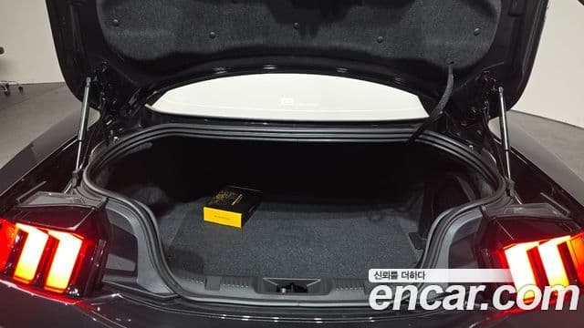 Ford Mustang 7세대 2.3 EcoBoost Premium купе, 2024 19