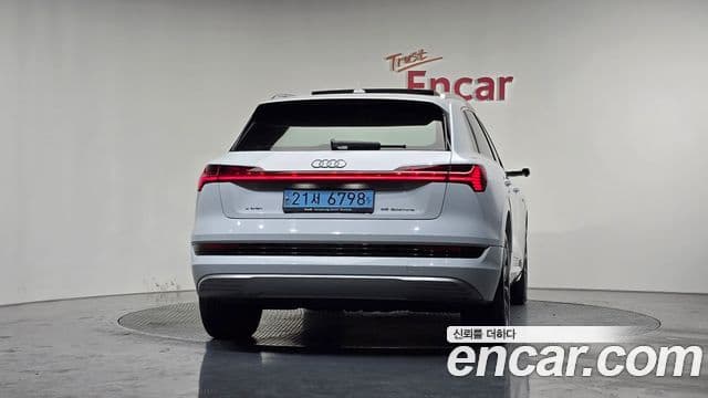 Audi e-Tron, 2020 4