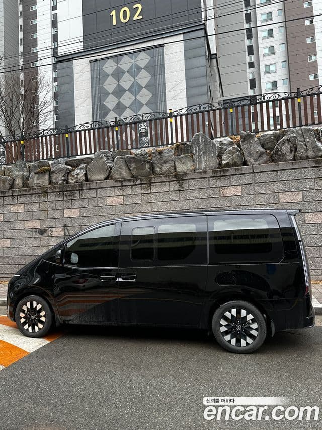 Hyundai Staria Inspiration, 2025 3