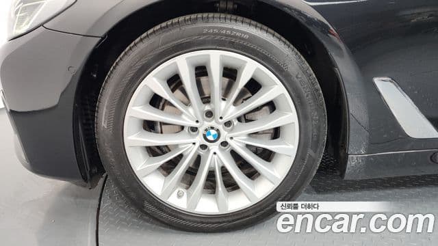 BMW 5시리즈 (G30) Luxury, 2022 все фото