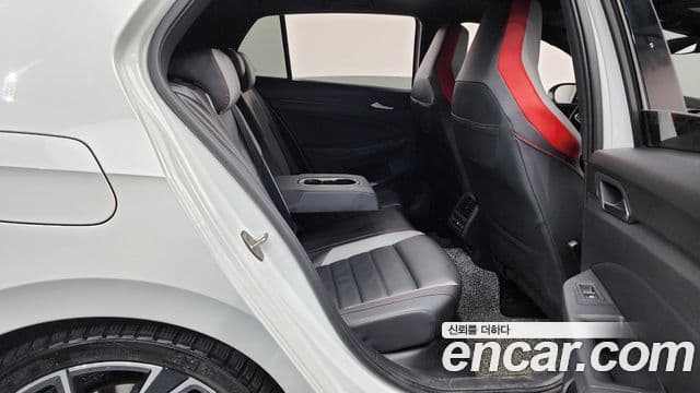 Volkswagen Гольф 8세대 2.0 GTI, 2024 12
