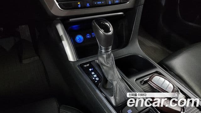 Hyundai LF Sonata Premium, 2017 9