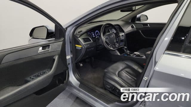 Hyundai LF Sonata Premium, 2017 10