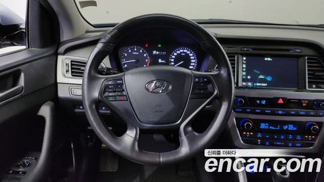 Hyundai LF Sonata Premium, 2017 15
