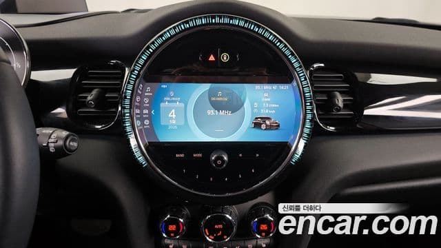 Mini Cooper 3세대, 2023 14