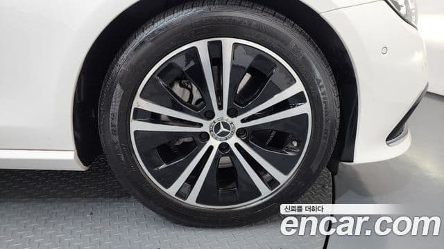 Mercedes-Benz E-класс W213 Avantgarde, 2021 все фото