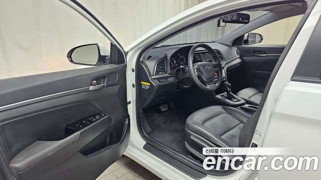 Hyundai Avante AD 1.6 GDI Value Plus, 2018 10