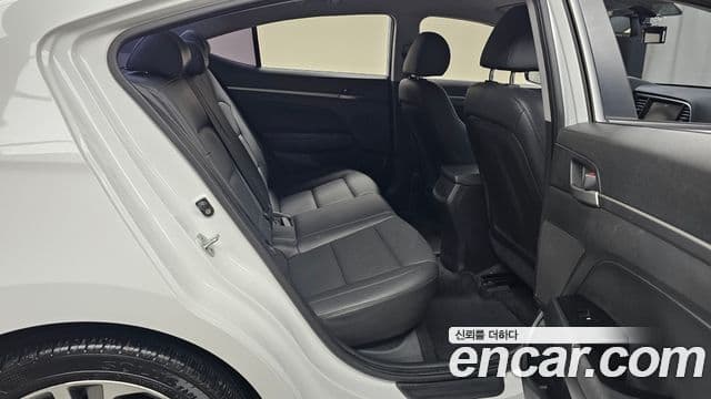 Hyundai Avante AD 1.6 GDI Value Plus, 2018 12