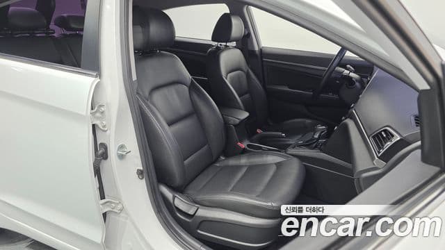 Hyundai Avante AD Modern, 2016 10