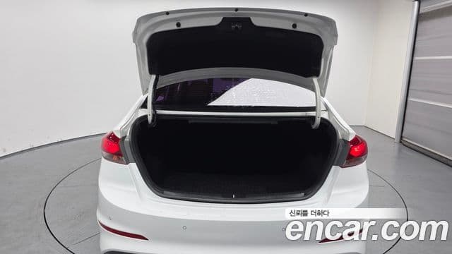 Hyundai Avante AD Modern, 2016 20