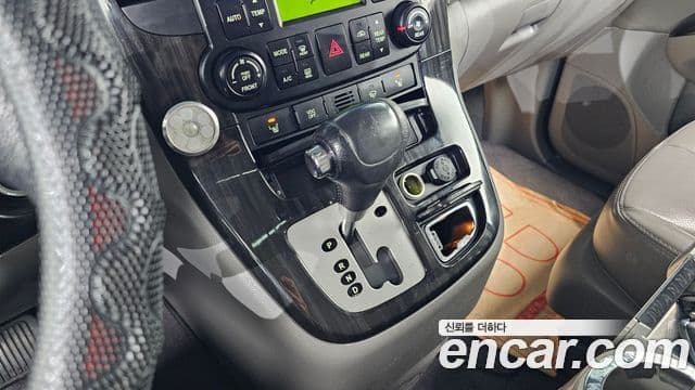 Kia Carnival R President, 2012 9