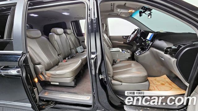 Kia Carnival R President, 2012 11