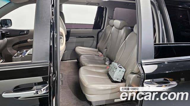 Kia Carnival R President, 2012 12