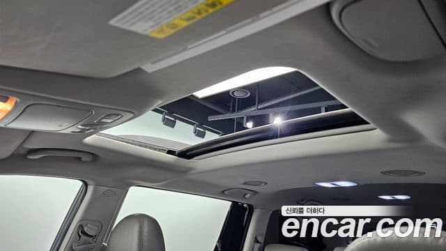 Kia Carnival R President, 2012 13