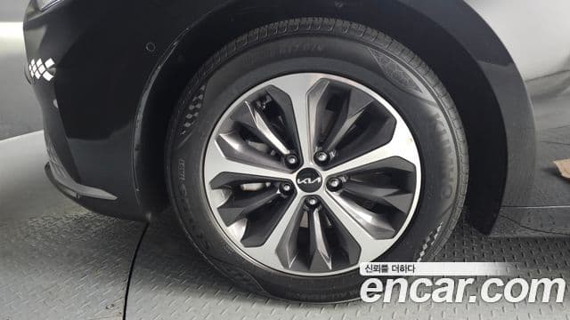 Kia K8 гибрид Noblesse, 2022 все фото