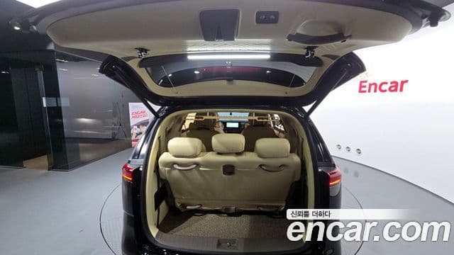 Kia Carnival 4세대 9인승 High Limousine(компания по спецнадстройкам), 2022 20
