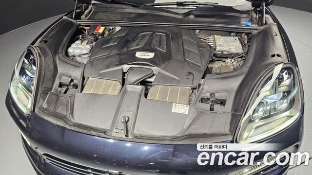 Porsche Cayenne (PO536), 2021 6