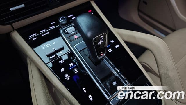 Porsche Cayenne (PO536), 2021 9