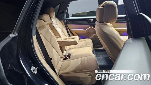 Porsche Cayenne (PO536), 2021 12