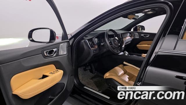 Volvo XC60 2세대 T8 Inscription, 2021 10