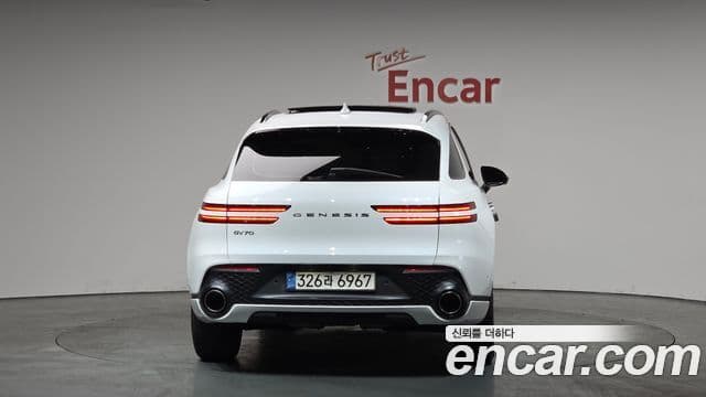 Genesis GV70, 2022 4