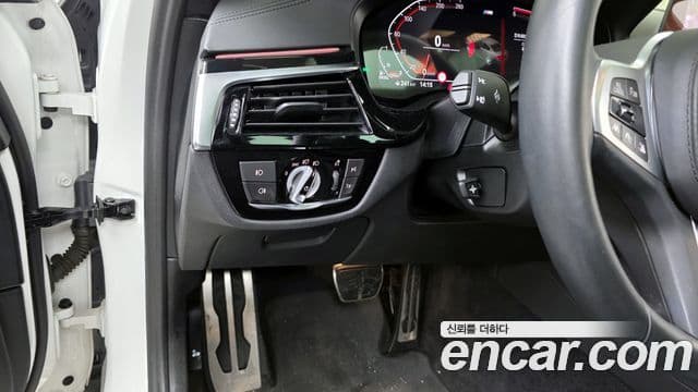 BMW 5시리즈 (G30) 520d xDrive M Sport Plus, 2020 16