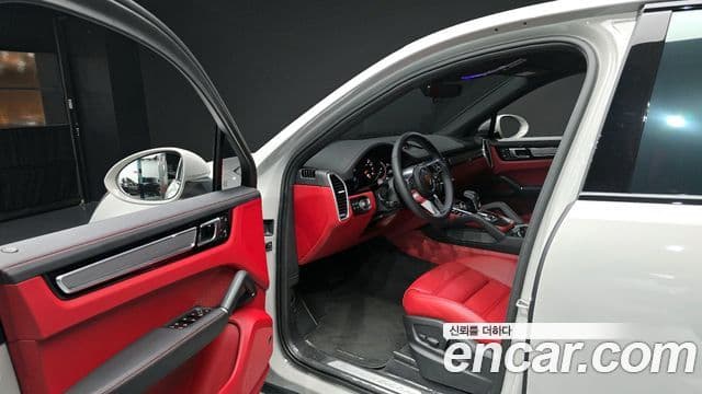Porsche Cayenne (PO536) 3.0 купе Platinum Edition, 2023 10