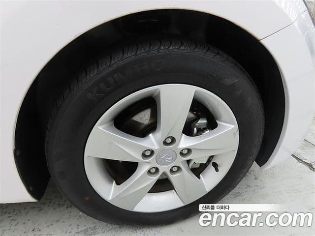 Hyundai Avante MD M16 GDI Avenue, 2013 20